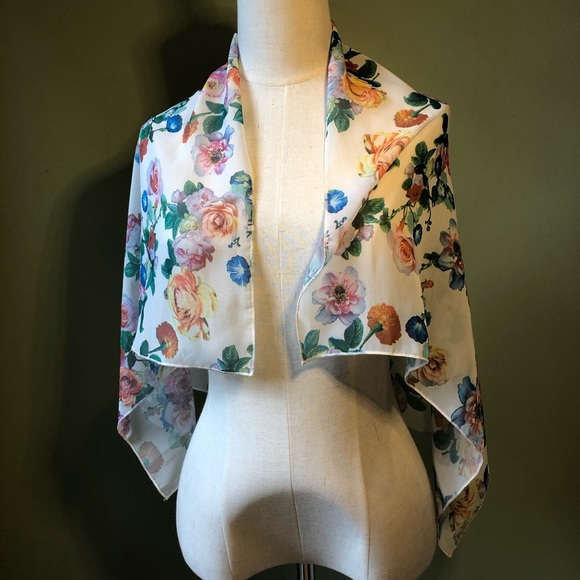 36โ X 22โ Rectangular Floral Print Scarf - Picture 6 of 6